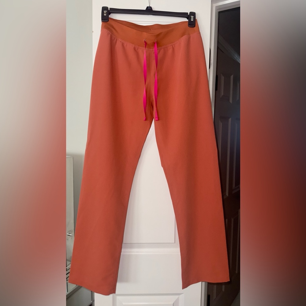 Figs Livingston basic scrub pants. Small. Regular length 31” inseam . Terracotta